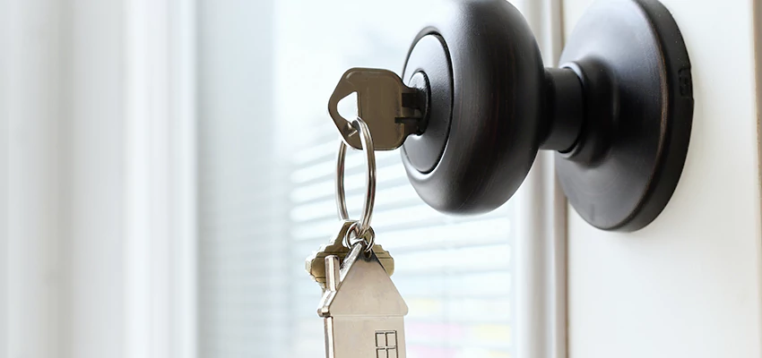 Bifold Door Knob Replacement in Bostonia, California